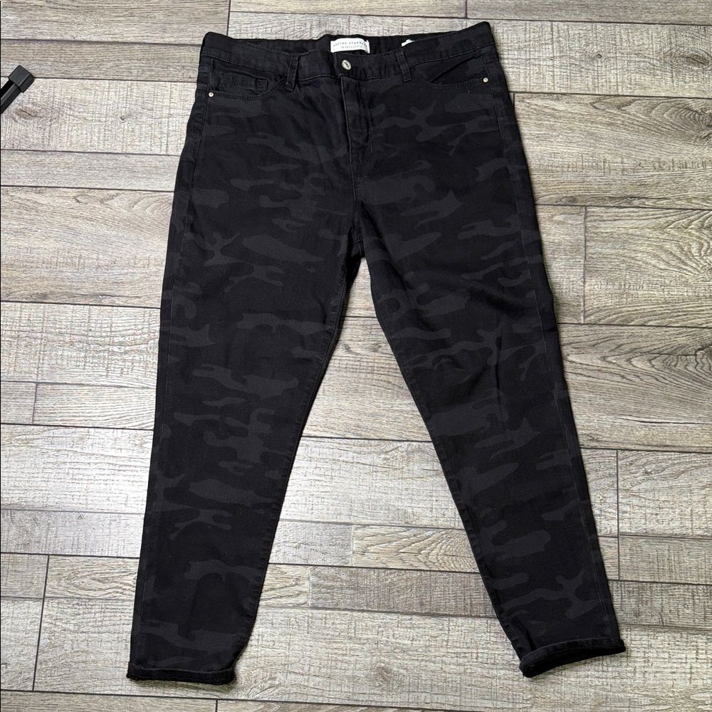 Social Standard By Sanctuary Women's Black Camouflage Skinny Jeans